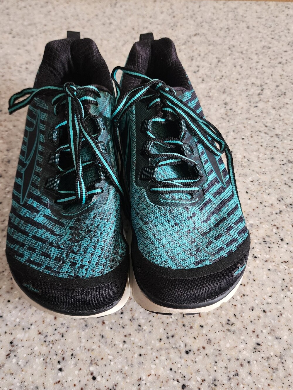 Altra Athletic Sneakers in Teal and Black Size 7